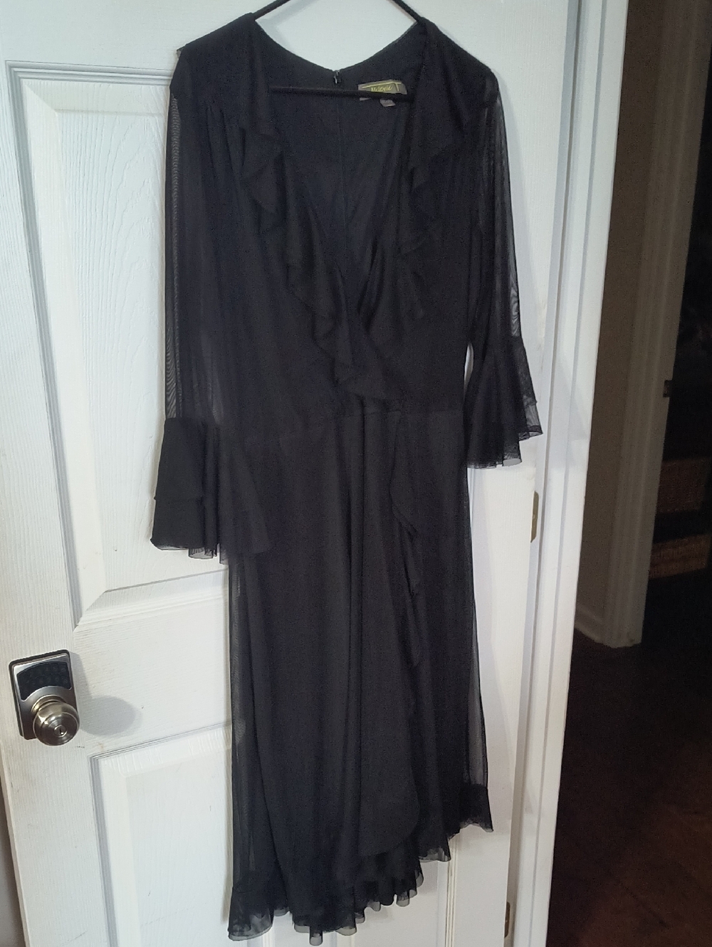 LOOK!  Beautiful Melonie T Elegant Black Ruffle Midi Dress
